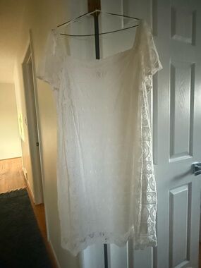 Roz & Ali White Lace Midi Dress